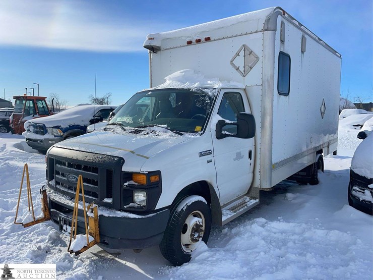 2014-ford-e-series-s/a-cube-van-image-1