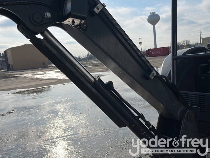 2021-deere-26g-image-21