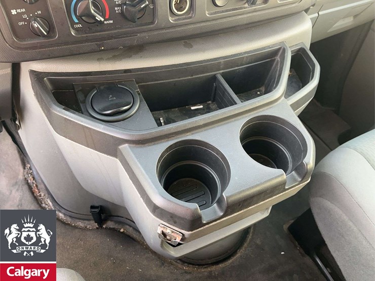 2011-ford-cargo-image-17