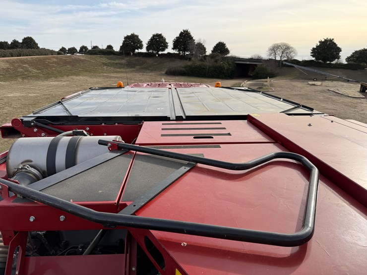 2015-case-ih-7240-image-35