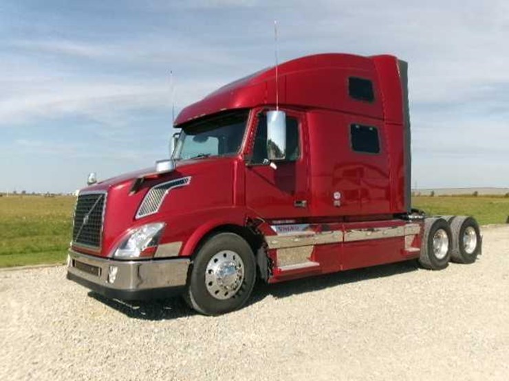 2014-volvo-vnl64t780-image-1