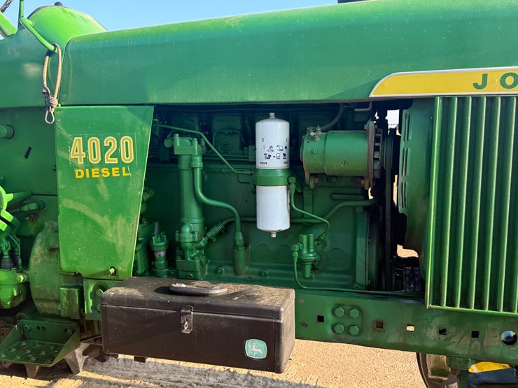 john-deere-4020-image-9