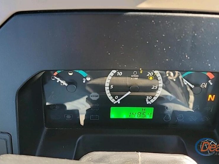 2015-john-deere-5075e-image-21