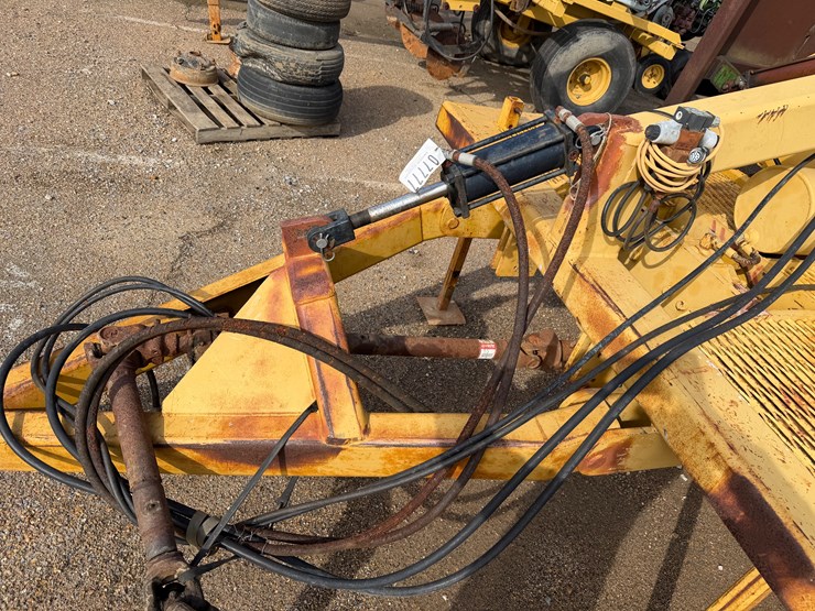 #7777-•-pull-type-ditcher-image-4