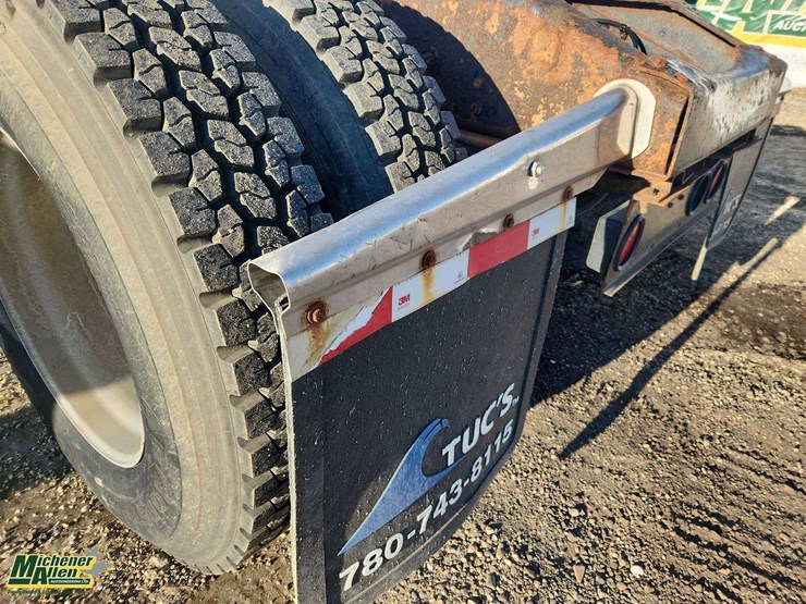 2013-peterbilt-388-image-37