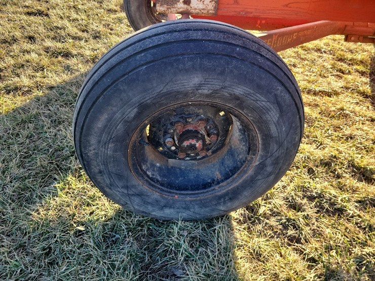 hopper-wagon-w/westendorf-running-gear-image-39
