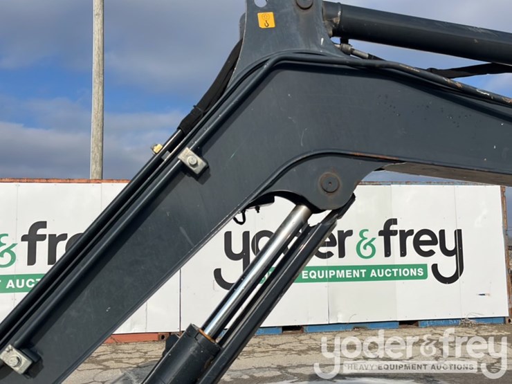 2021-deere-26g-image-12