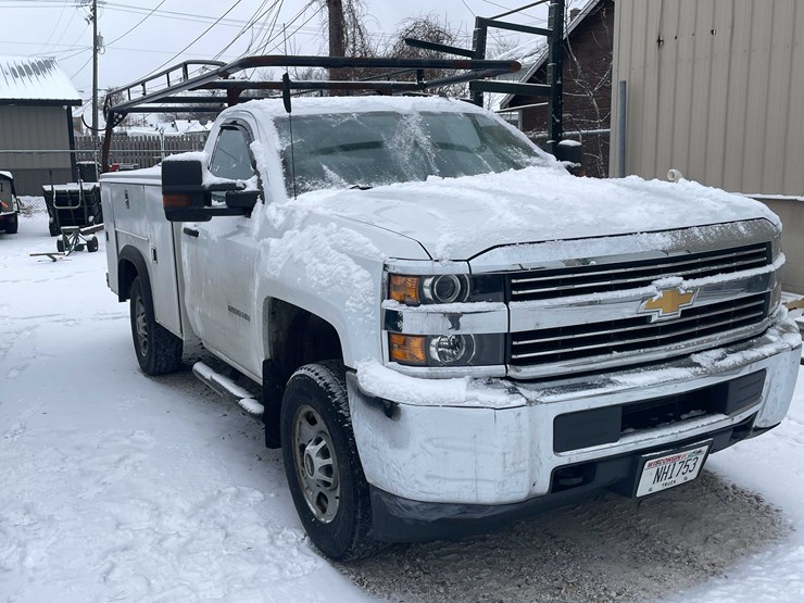 2017-chevrolet-2500-image-3