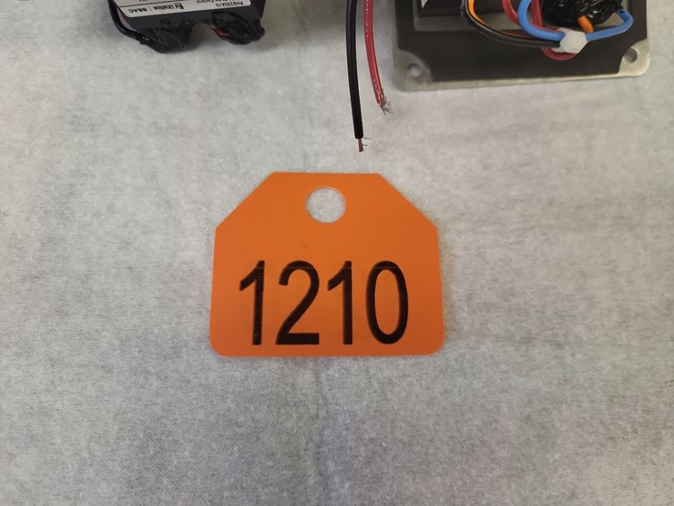 (3)-munters-7-amp-240-volt-ssc-select-speed-controllers---tag-#1210-image-2