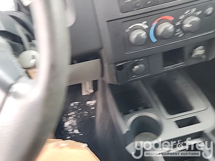 2011-dodge-dakota-image-18