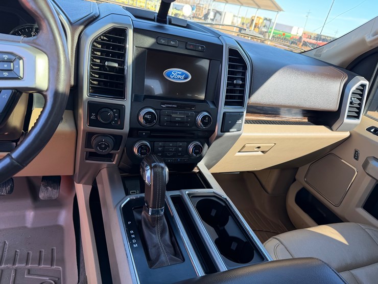 2018-ford-f150-lariat-image-11