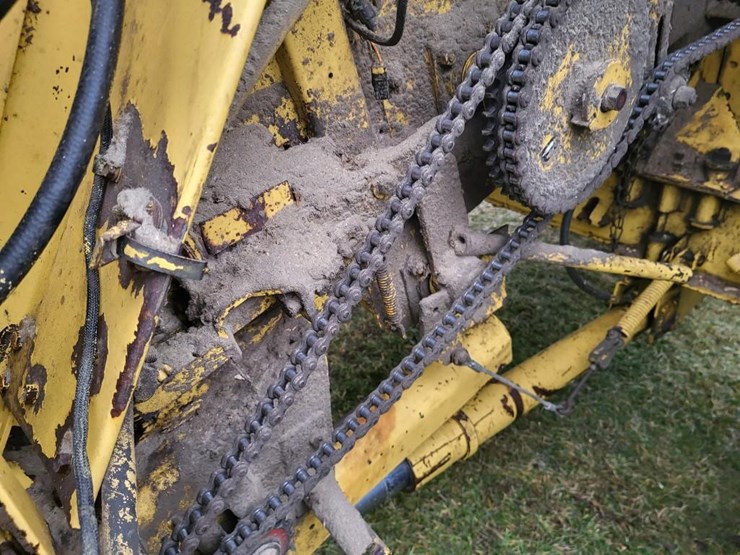 new-holland-tr88-image-12