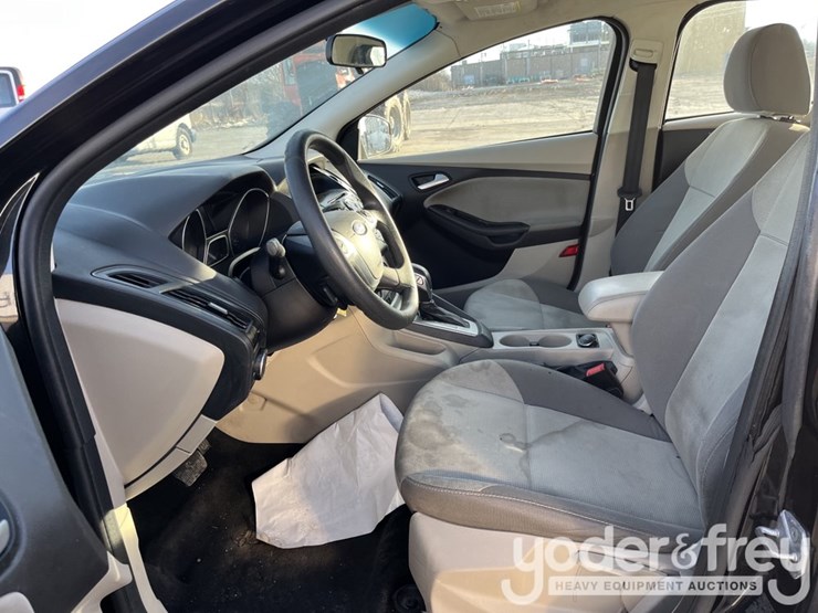 2014-ford-focus-image-15