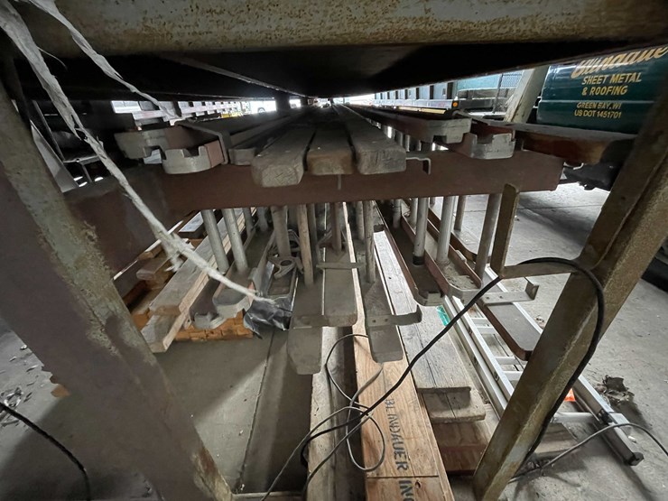 #2295-•-(3)-extension-ladders-image-3