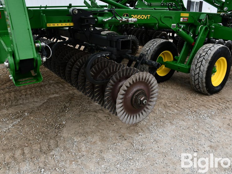2020-john-deere-2660vt-image-17