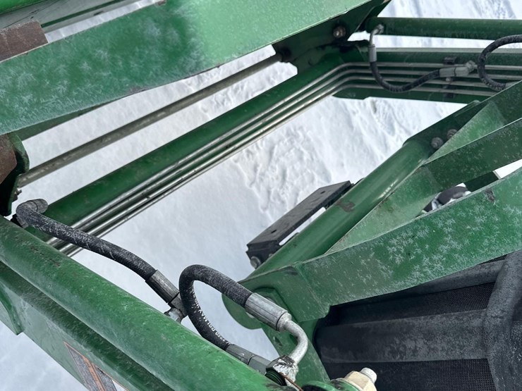 john-deere-3038e-image-4