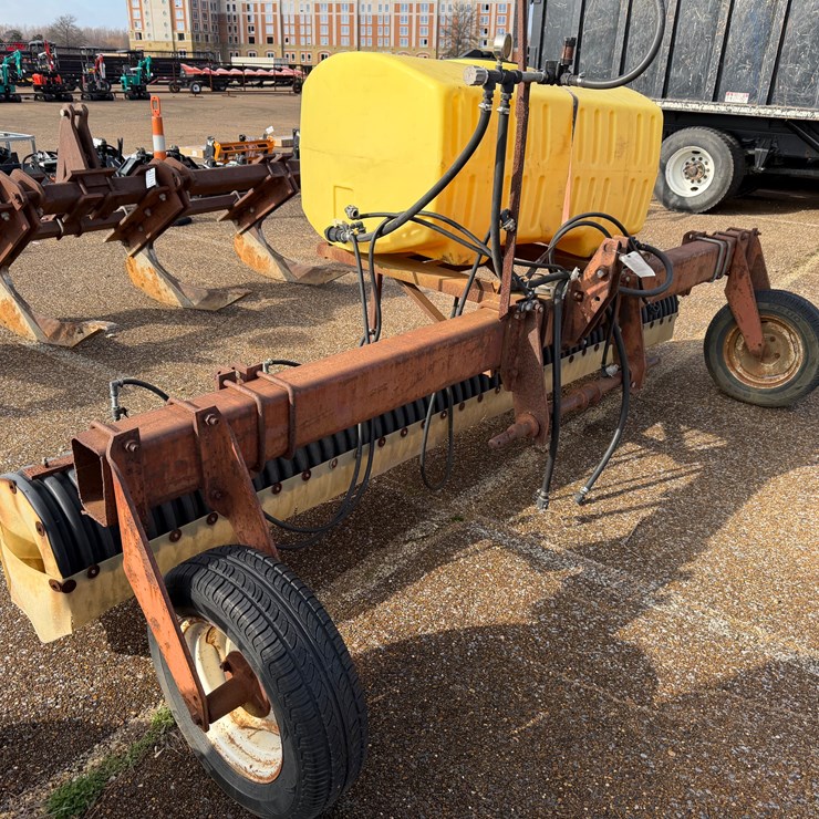 #7744 • 4 Row Hooded Sprayer