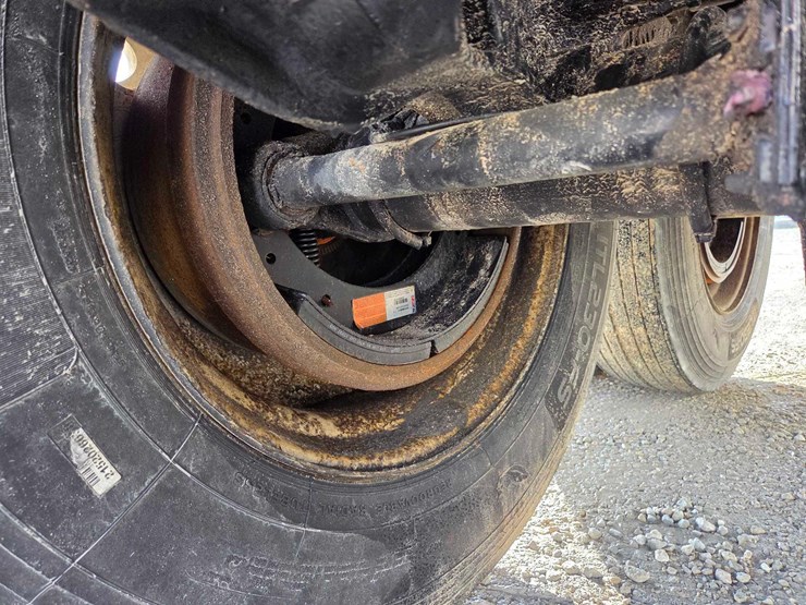 2011-wilson-hopper-bottom-image-2