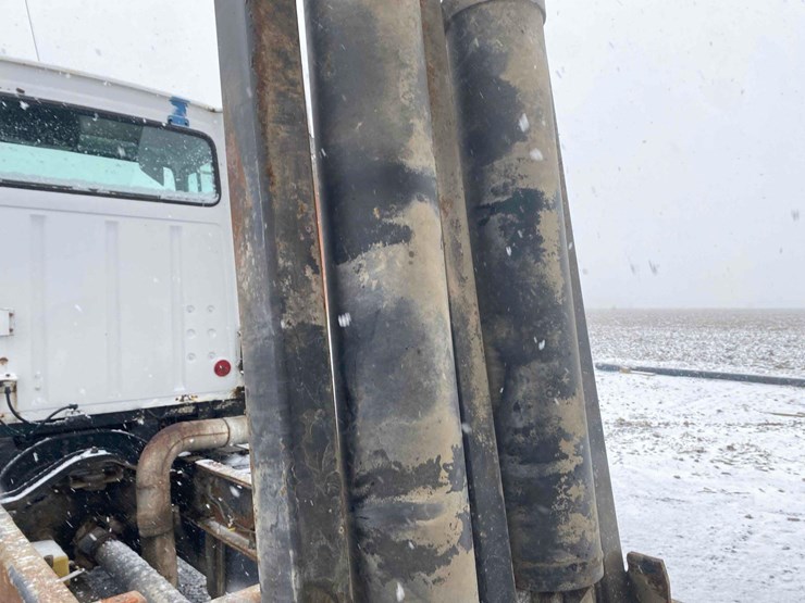 1983-ford-9000-image-47