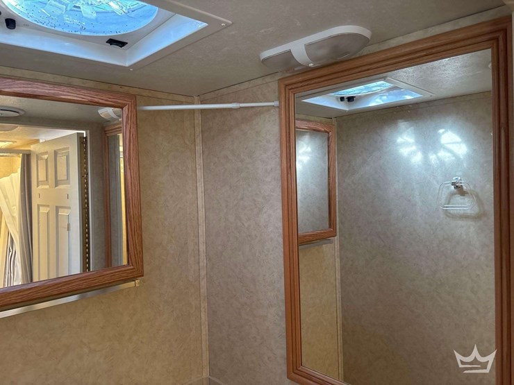 2004-ford-e450-image-61