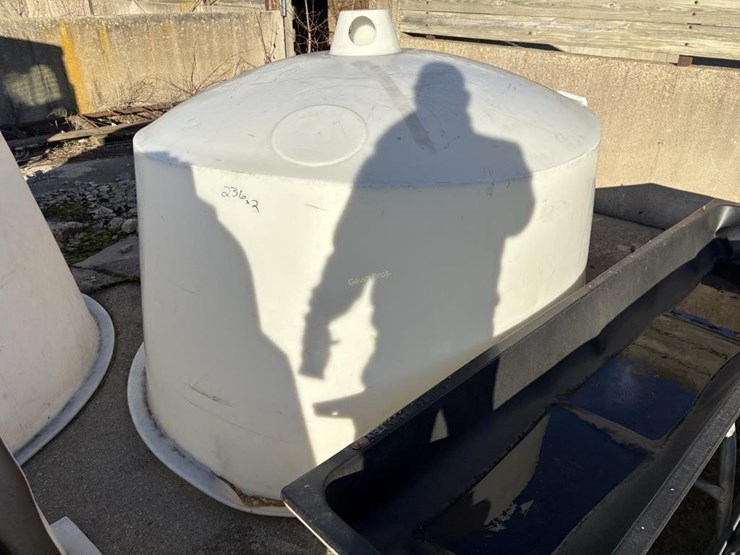 (2)-poly-dome-calf-huts-image-4