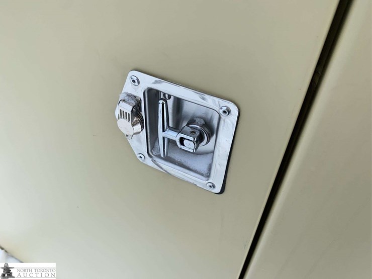 10'-2-door-multi-use-sea-container-image-10