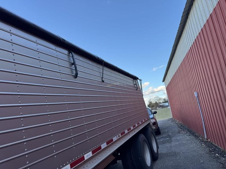 2014-wilson-hopper-bottom-image-5