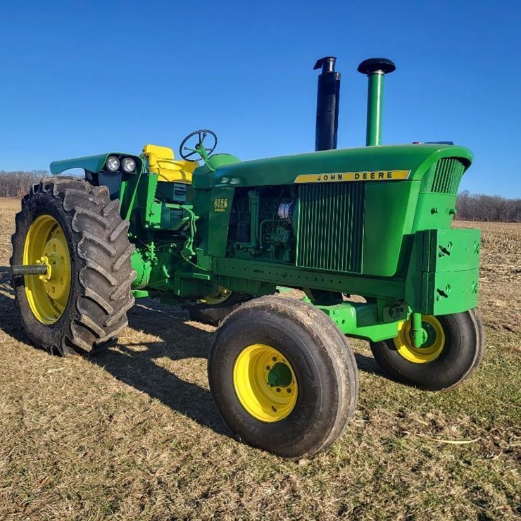 JOHN DEERE 4520