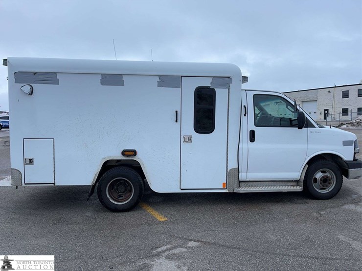 2016-chevrolet-express-g3500-image-8