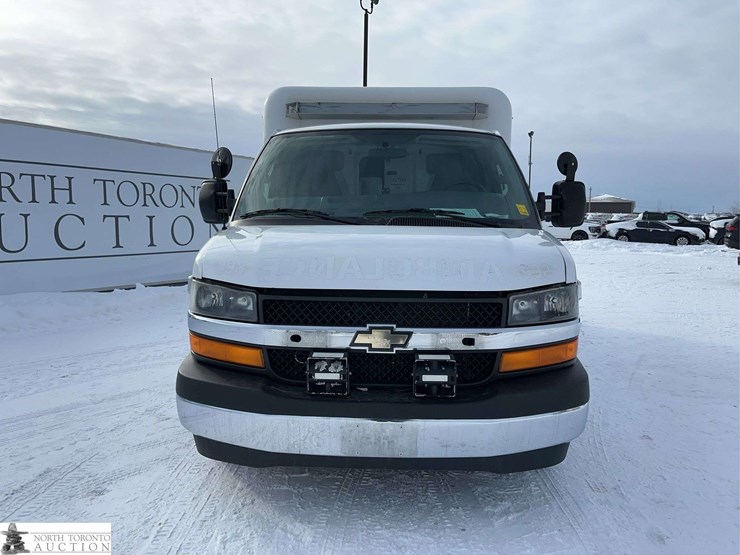 2017-chevrolet-express-s/a-ambulance-image-2