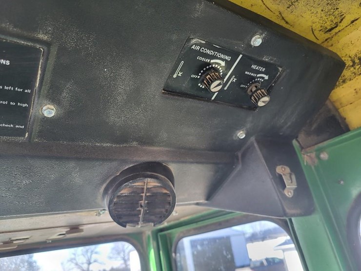 john-deere-7520-image-77