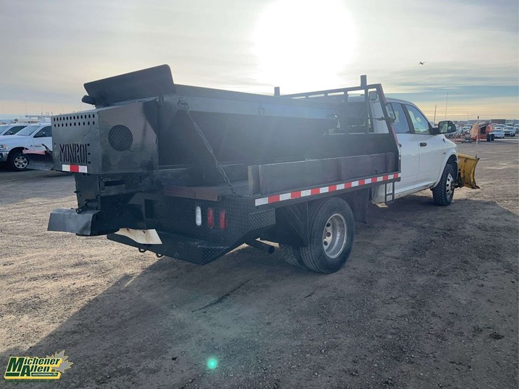 2012-dodge-3500-image-4