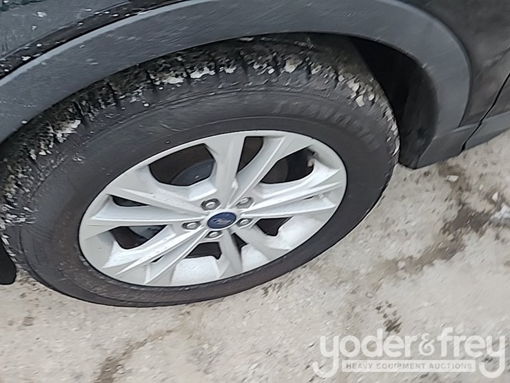 2017-ford-escape-image-12