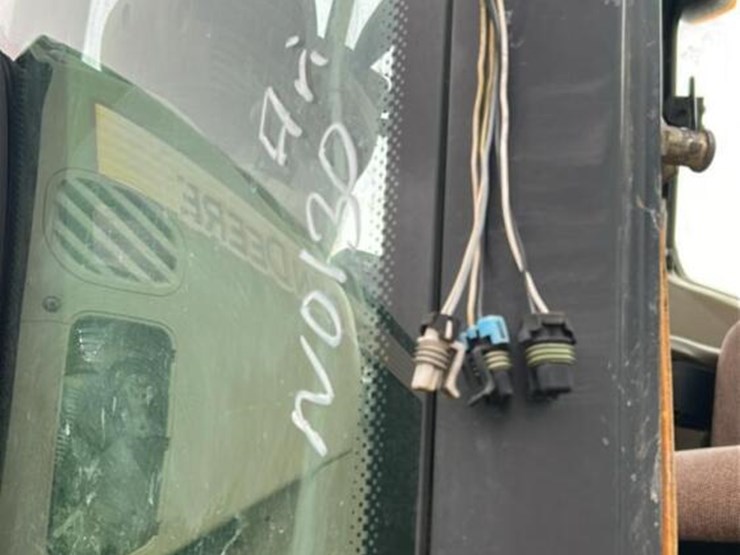 2010-john-deere-7330-image-26