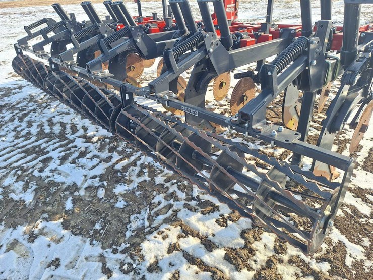 9-shank-unverferth-inline-ripper-w/-rolling-basket-image-4