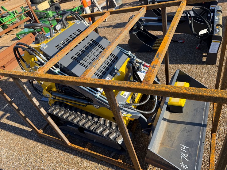 #7814-•-land-honor-lhrt460k1-mini-skid-steer-image-3