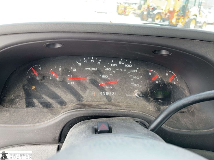 2005-ford-e-series-s/a-24-passenger-bus-image-17