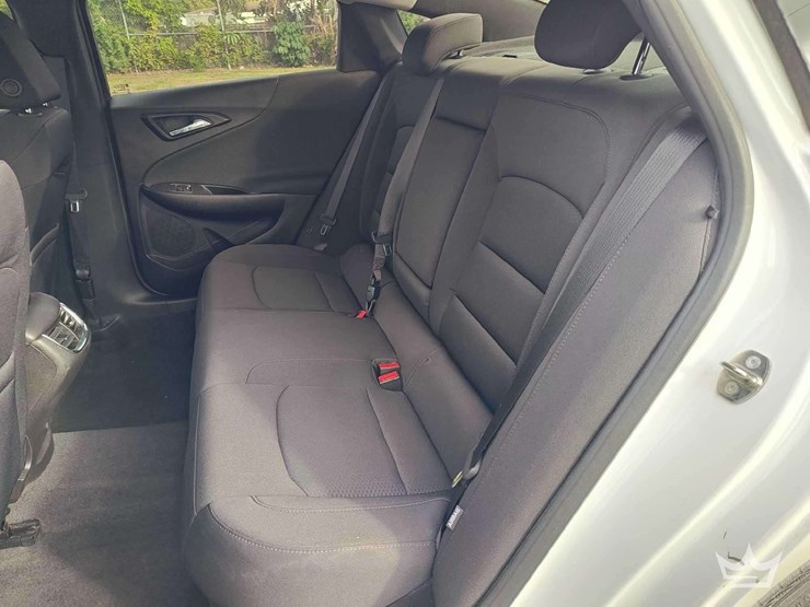 2017-chevrolet-malibu-sedan-image-22