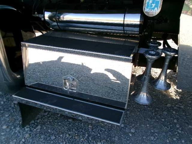 1988-peterbilt-379-image-6