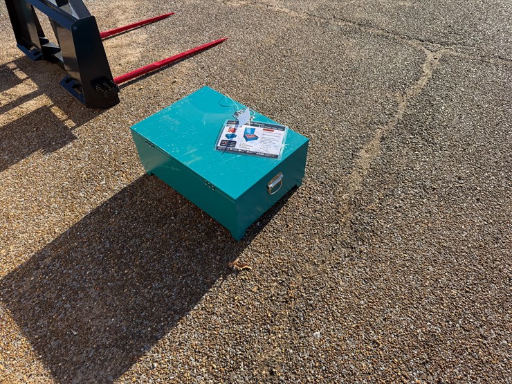 #7818-•-ratchet-tie-down-&-flatpack-tool-box-image-4