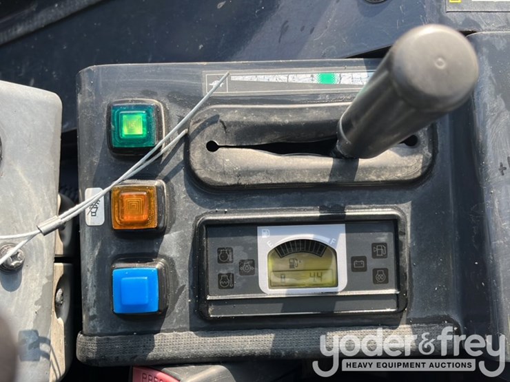 2021-deere-26g-image-34