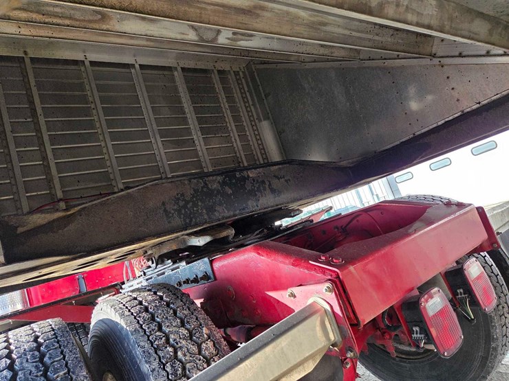 2011-wilson-hopper-bottom-image-11