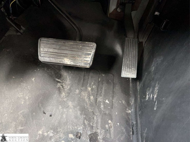 2017-chevrolet-express-s/a-ambulance-image-24