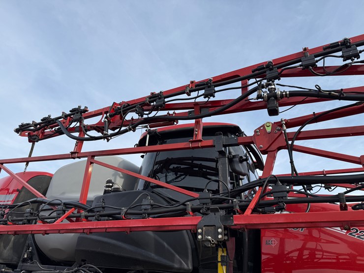 2019-case-ih-patriot-2250-image-24