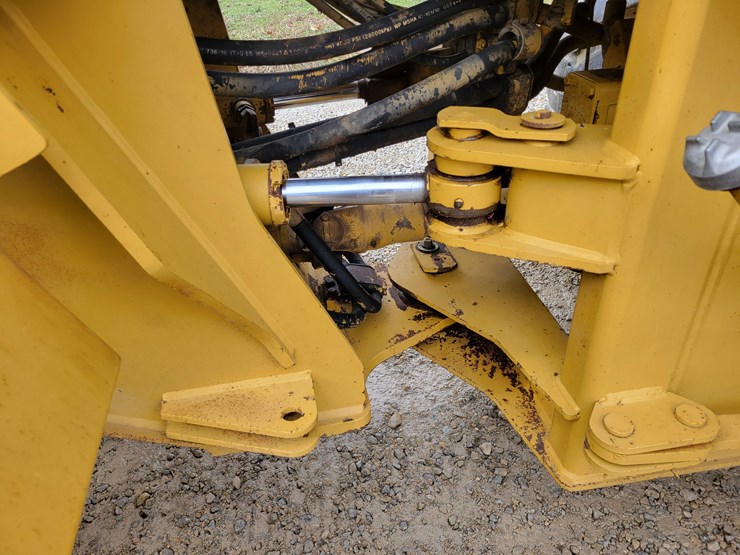 2004-caterpillar-938g-image-4