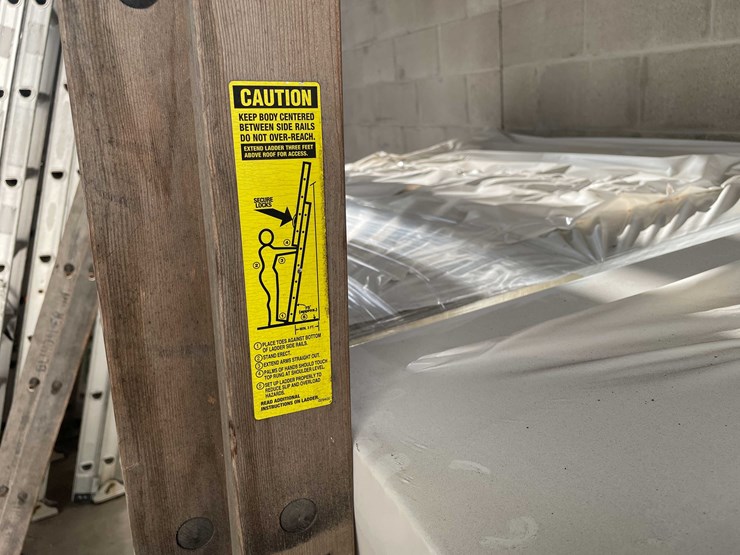 #2779-•-wooden-extension-ladder-image-7