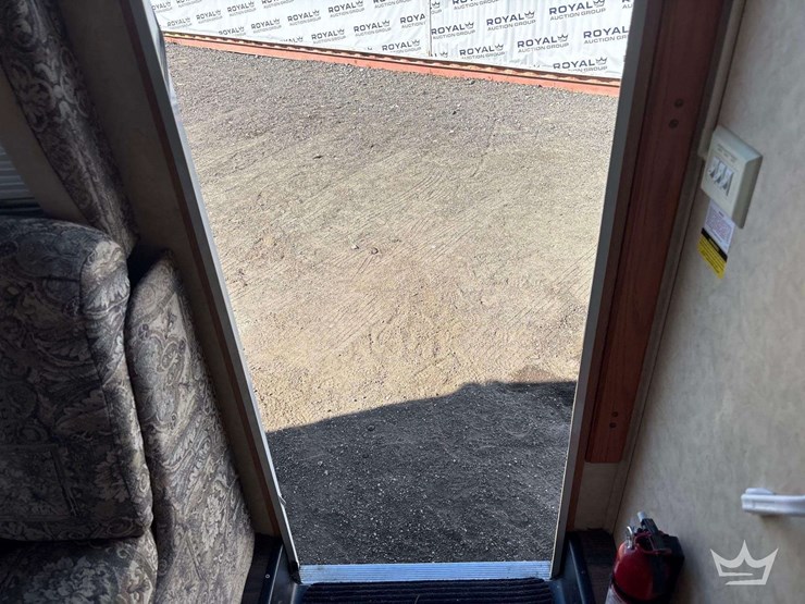 2004-ford-e450-image-47