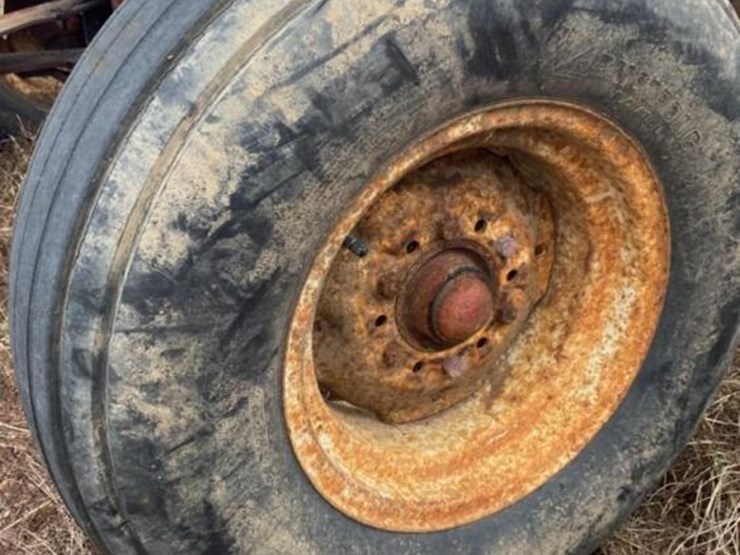 kory-gravity-wagon-w/-hyd.-auger-image-11