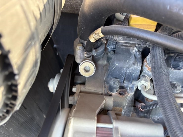 2015-jlg-g5-18a-image-40