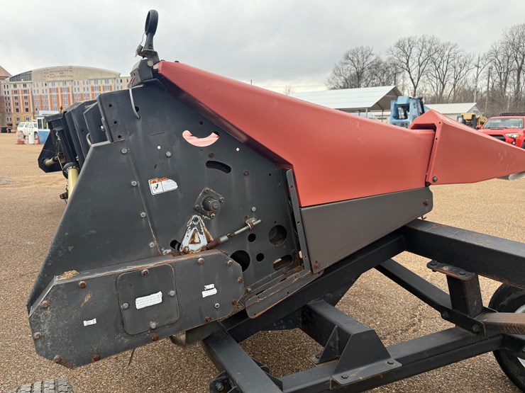 #7768-•-2008-drago-8r-corn-head-image-13